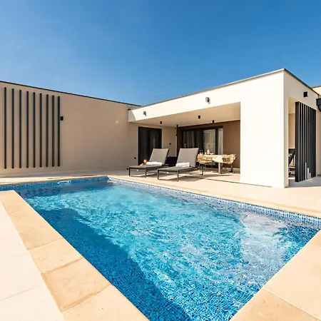 Hébergement de vacances D *